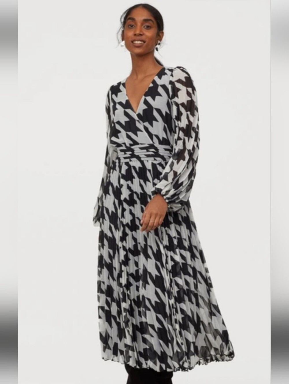 NWT H&M Houndstooth Pleated Chiffon Effect Balloon Sleeves Black & White Dress